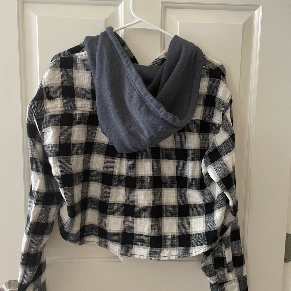 American Eagle cropped flannel with hood